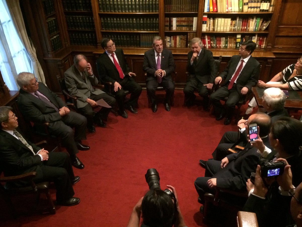 ri_sanfri's tweet photo. Hoy con @CelcChina se realizó el seminario de Alto Nivel con la delegación china de académicos que vino con el Presidente Xi Jinping a Chile https://t.co/TD5WVvqoPs