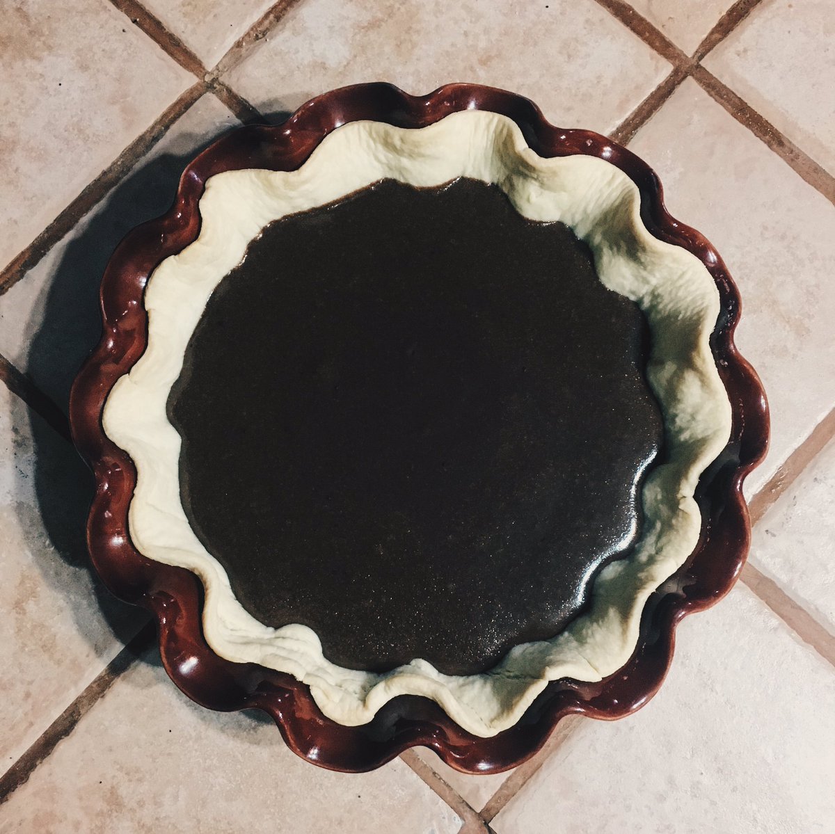 lilybeth33's tweet photo. Guys I'm so proud of this chocolate pie I made from scratch 😍 https://t.co/SlgffZYh7o