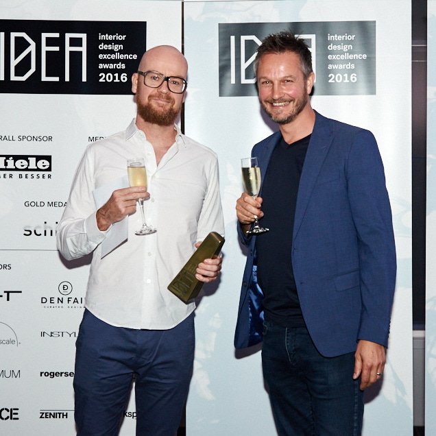 humanscale's tweet photo. Humanscale’s Pete Stacey presented designer Ross Gardam with an award for his stunning ORA Desk Lamp at #IDEA2016! https://t.co/UApeWGFfXe