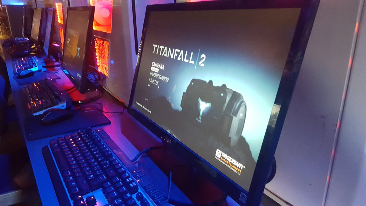 OnlyGamesLat's tweet image. La #PilotAcademy de @Titanfallgame 2 desembarca en Buenos Aires