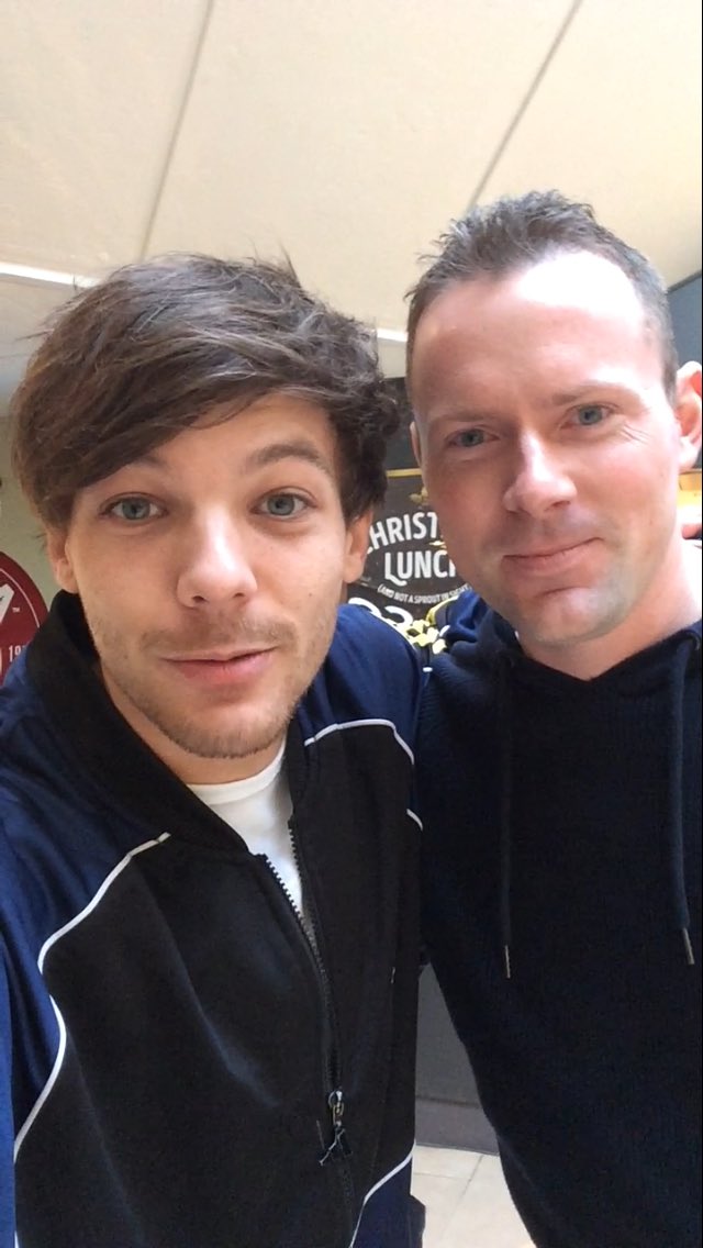 <a href="/Louis_Tomlinson/">Louis Tomlinson</a> thank you for making my daughters day with your video message, she can't stop smiling! Very grateful for your time #toplad
