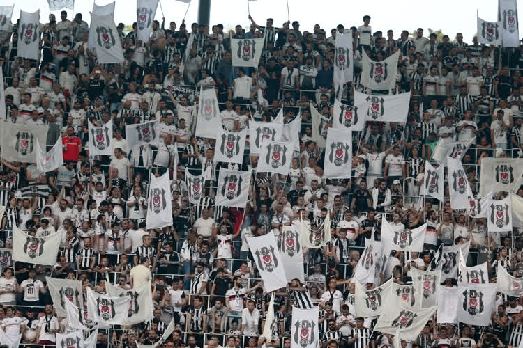 herkes sever biz deliririz #Beşiktaş! böyle bilinsin!