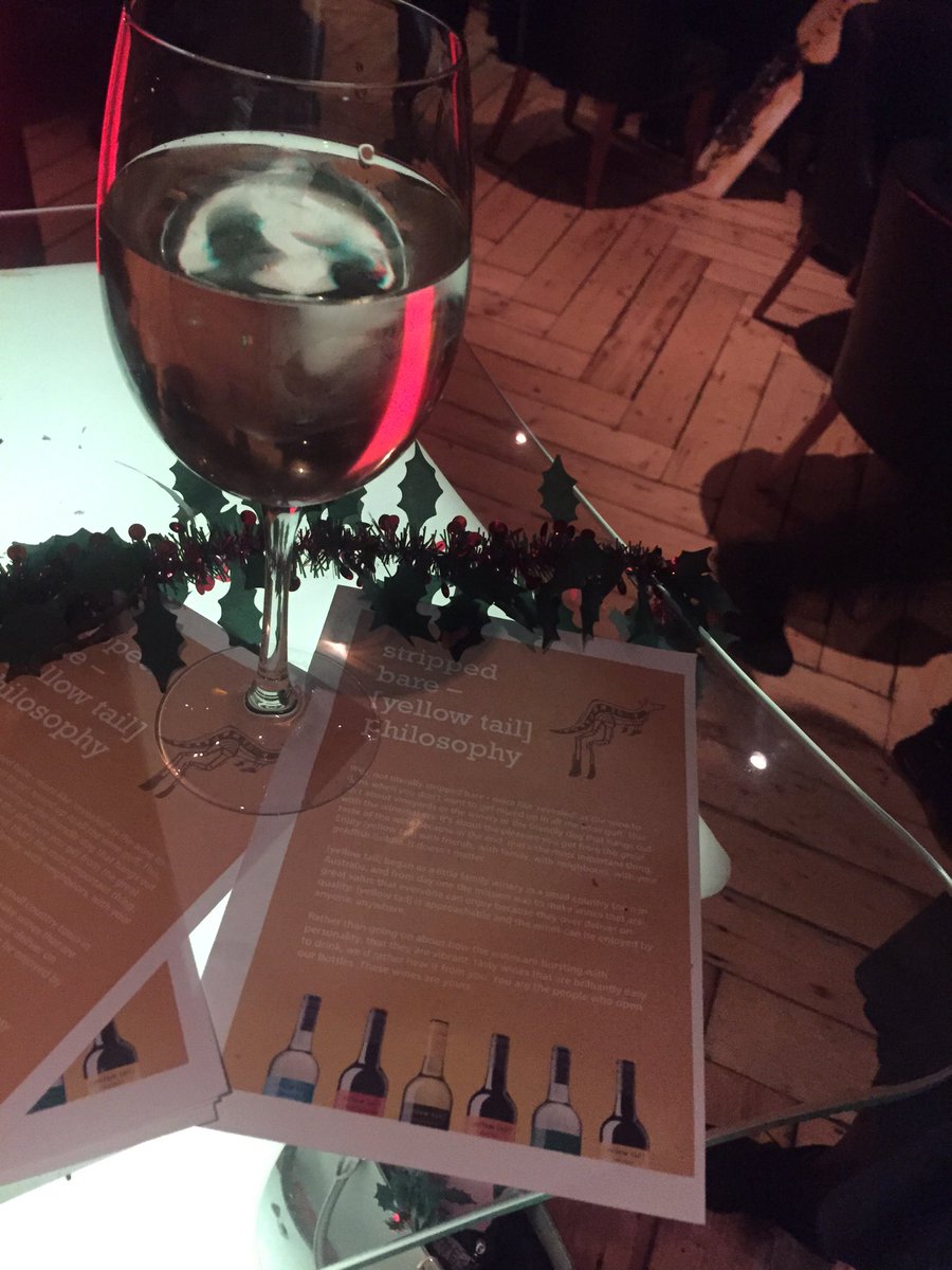 RossForde's tweet photo. Lovely evening in @FadeStSocial at #YellowTail wine tasting! 🙌 @MeganVirgo @EmilyHughese @EdwardSmithIRL @petemorrissey @JohnKConnellan 🍸🎶 https://t.co/gkyEKu4kNK