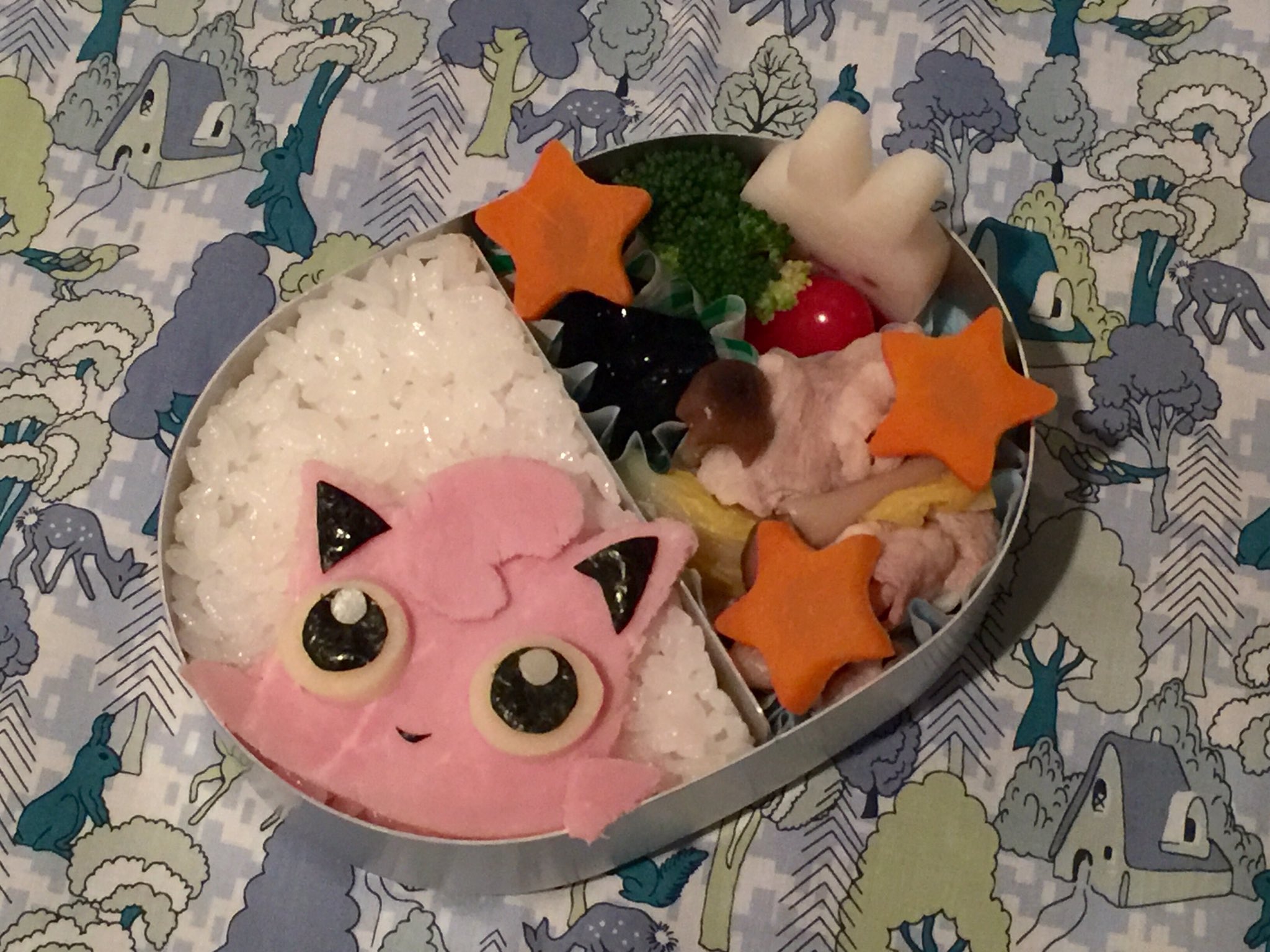 やうこ Twitterissa 今日のjr お弁当は ポケモンgo より プリン 食べ物ゆえ青が使えないので海苔で代用したら雰囲気が出ませんでした 反省 プリンがピッピに進化するのかと思ってましたが 似てるし同じフェアリーなのにまったく違うんですね やうこ Twitterissa 今日のjr お弁当は ポケモンgo より プリン 食べ物ゆえ青が使えないので海苔で代用したら雰囲気が出ませんでした 反省 プリンがピッピに進化するのかと思ってましたが 似てるし同じフェアリーなのにまったく違うんですね