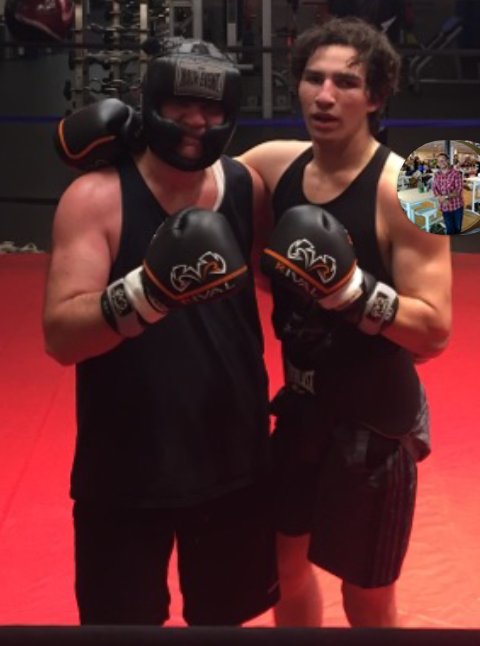 IceJohnScully's tweet photo. Sparring. VEGAS. Ali's grandson, Nico Ali-Walsh. @rivalboxinggear #RIVALGLOVES @RussAnber https://t.co/padEe0mJru
