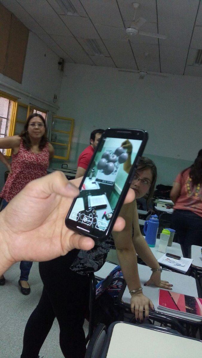 tere_sa74's tweet photo. #RealidadAumentada o #EducacionAumentada reinventando la enseñanza #IFDCRoca https://t.co/5197bVjqnT
