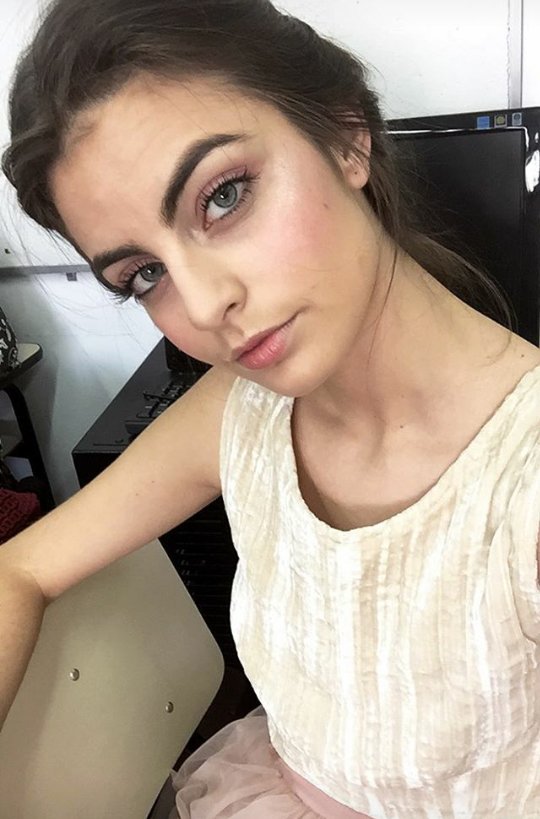 chloefbleu's tweet image. I fell in love and it filled my soul with flowers💐