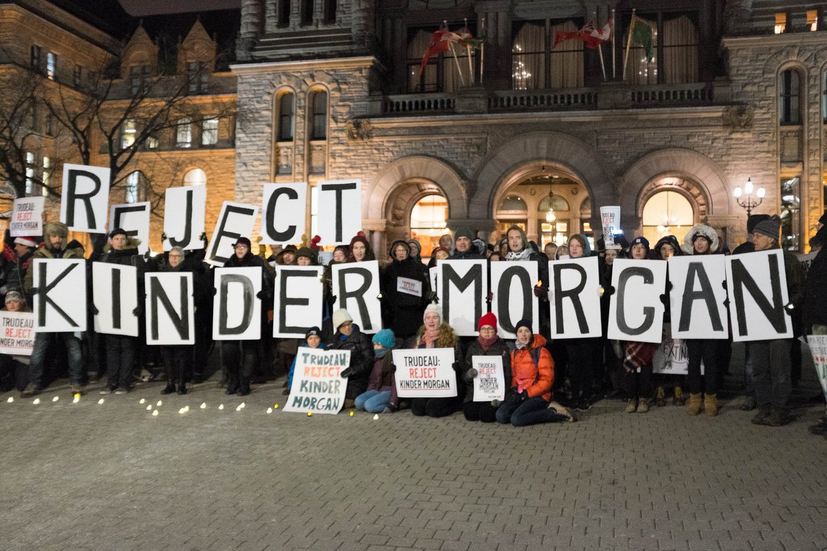 Torontonians joined 44 other vigils tonight — <a href="/JustinTrudeau/">Justin Trudeau</a> must show leadership and #StopKM flickr.com/photos/sindark… #KMVigils