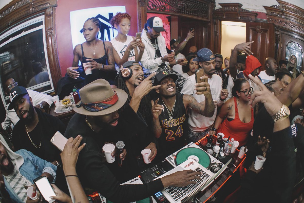SupervibesNYC's tweet photo. Man, what a time! #TrapHouseNYC @TraphouseNYC @TitosVodka @AudioPush @Redstripe #AudioTrap #DJTRAUMANYC Thanks every1 who came out! https://t.co/GMeqesf0Z6