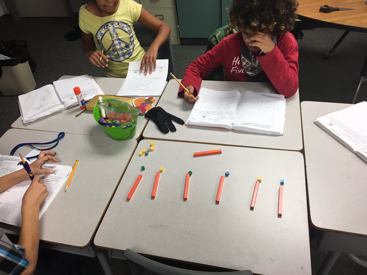 ShemellarD's tweet photo. Dividing with base ten blocks! @WMEWildcats #wmexcellence @PaulMoussavi #bethelegacy https://t.co/LDvOgZbOwZ