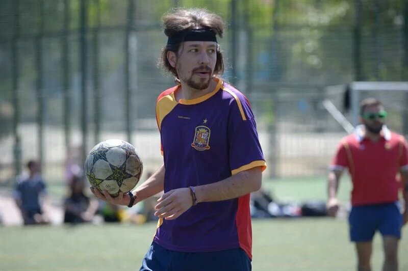 BettyJz2's tweet photo. El comunismo ha fracasado una y otra vez, pero porque eran tontos. Con líderes archipreparados imposible fracasar. https://t.co/UEwoHIppYS