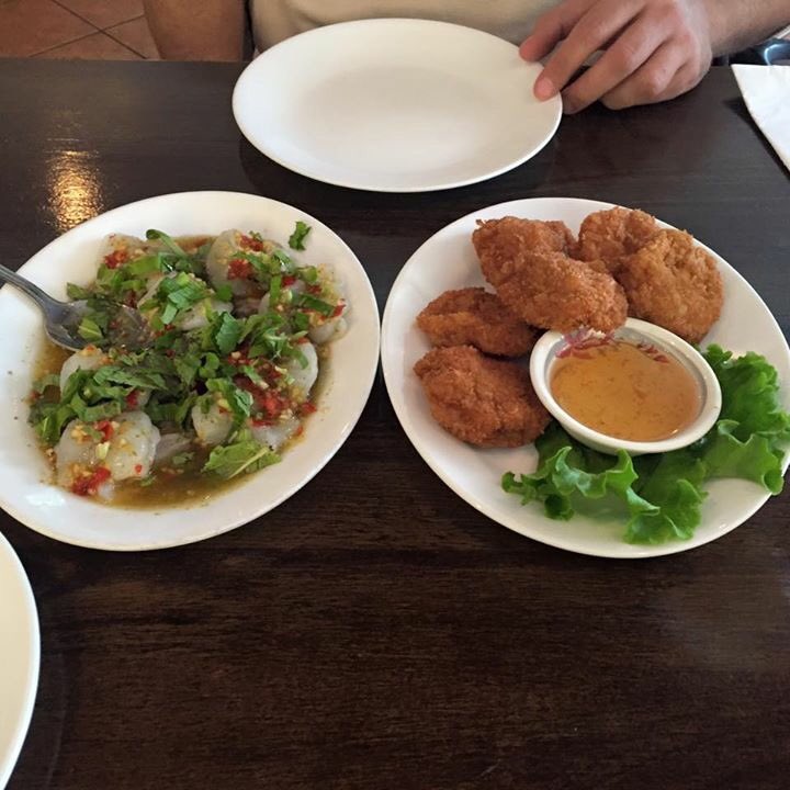 SheaLivesOn's tweet photo. Lunch3 #SriPraPhai https://t.co/Zvu4bMXZQq