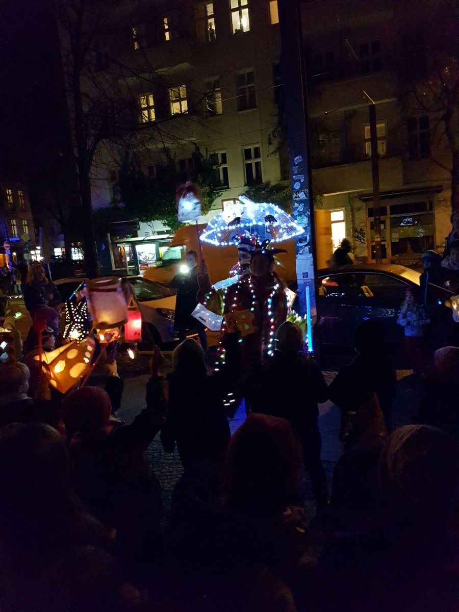 Det is #Berlin. #Laterne mit Dudellumpi.