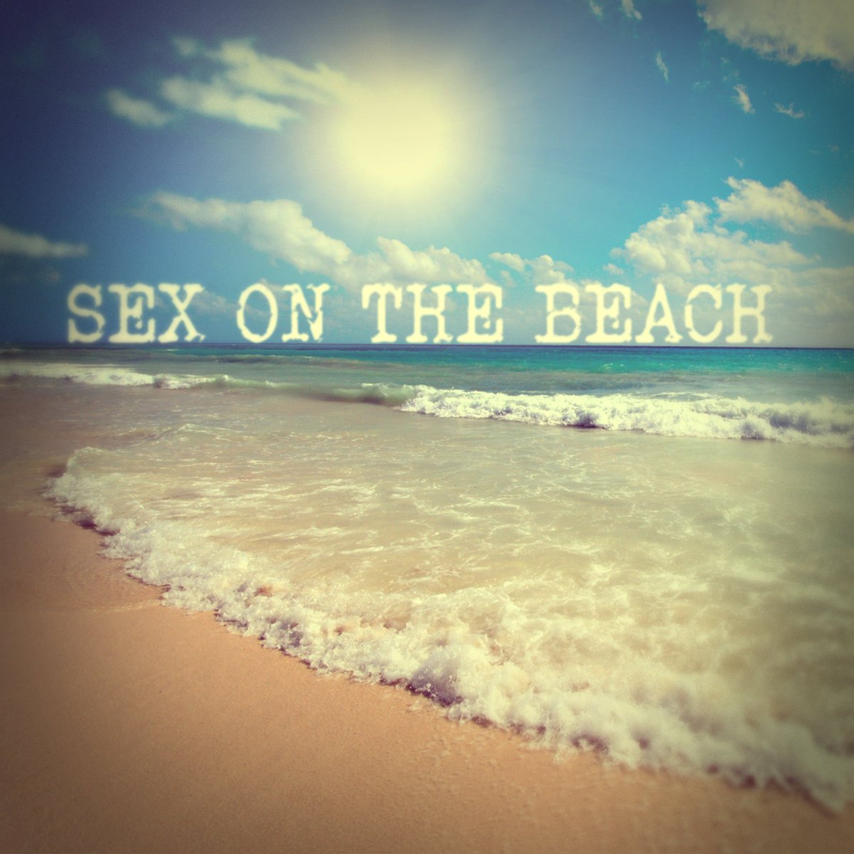 AldoBrighthom's tweet photo. #SexontheBeach A relaxing day hearing Trance #MusicMonday #MusicFreedom #SundayBrunch #SunnyLeone #trancefamily #trancemusic #TranceMonday https://t.co/8XqOdbLxtS