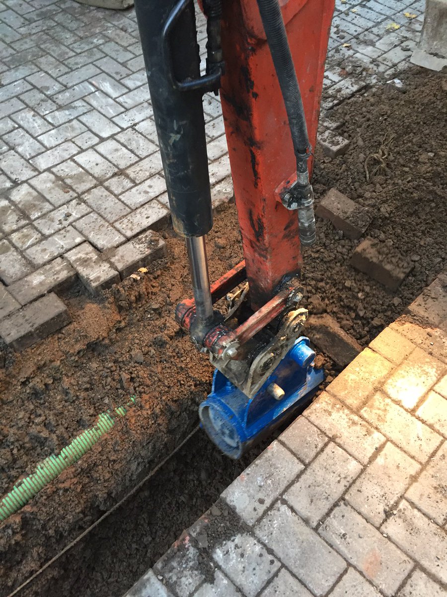 #SafeDig has proven itself with a key utility contractor in a #Belfast streetscape tight excavations multiple services #zerostrikes #safety