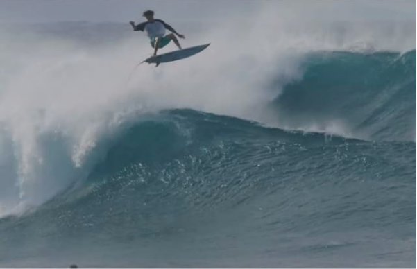 Continentseven's tweet photo. Albee Layer landed a big one: https://t.co/YcC9ejfLkX #nostraps #nomagnets #mad #surfing https://t.co/7CkB6tSfhu