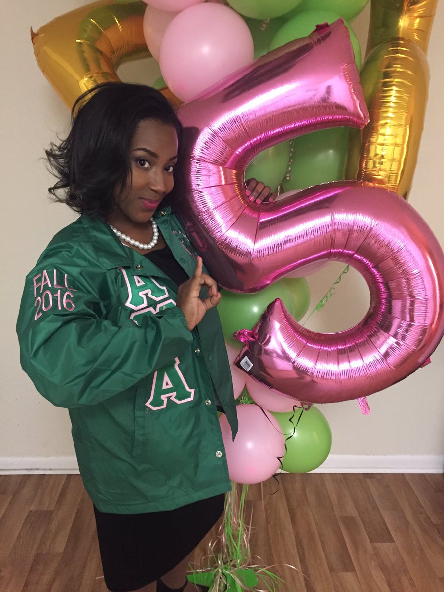 Hmbee_'s tweet photo. I GOT MY PEARLS 💕💚thank you to the ILLUSTRIOUS IOTA MU Chapter for making me an Alpha Woman! S/o to DP @misshoopznheels &amp; ADP @Alex_Nicole25 https://t.co/b8d82RdGEU