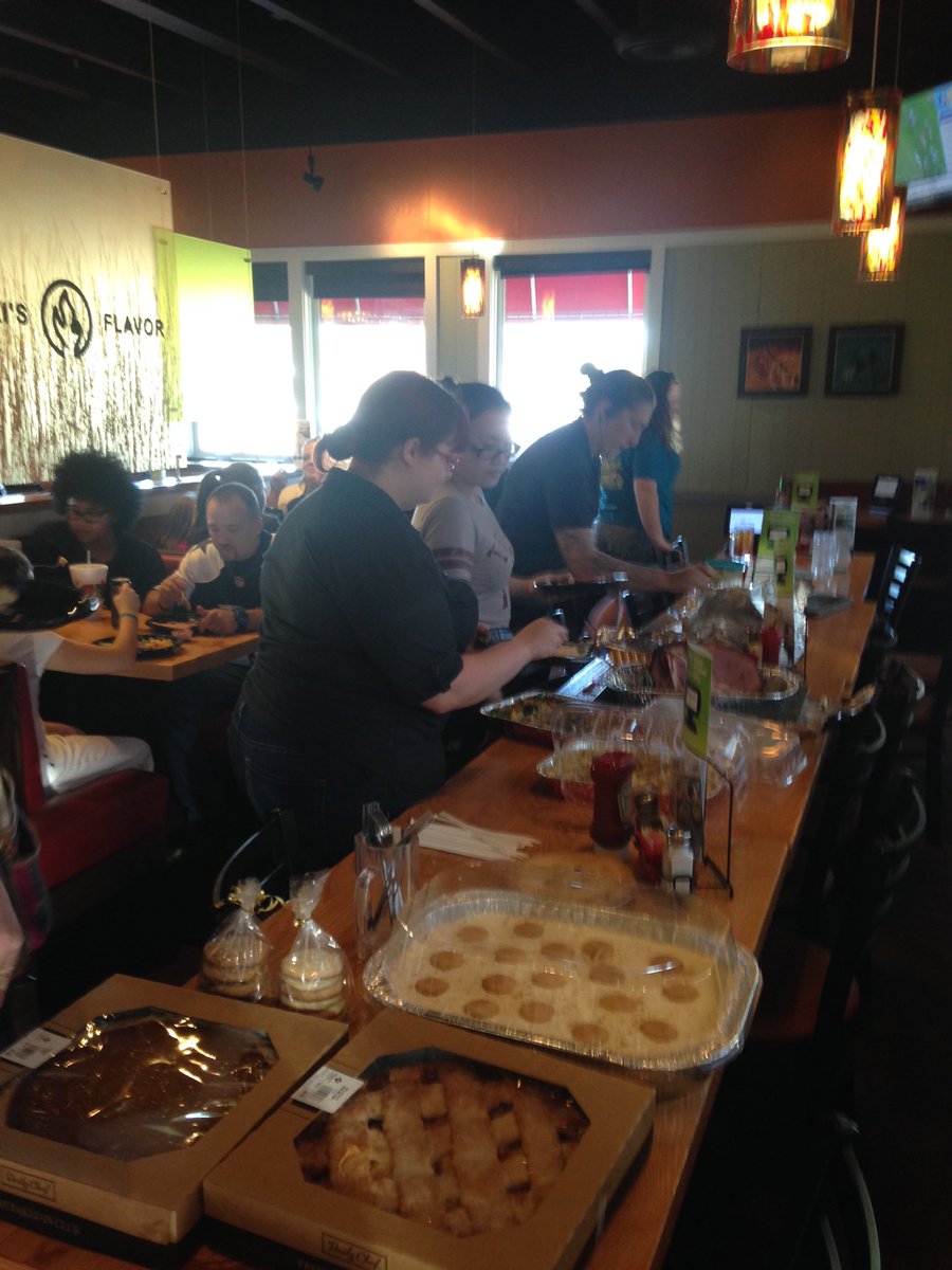 Mechols1969's tweet photo. Thanksgiving feast at Chilis Angleton. So thankful for our second family. @Mercedes_C15 @ChilisJobs https://t.co/neNxrjn7Qo