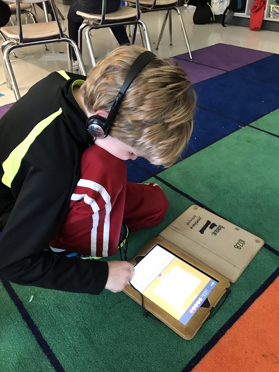 caitmnav's tweet image. Building our math facts tower, flexible seating, technology, and turkey number matching! 🦃#tqtweet #collaboration #diverselearningstyles