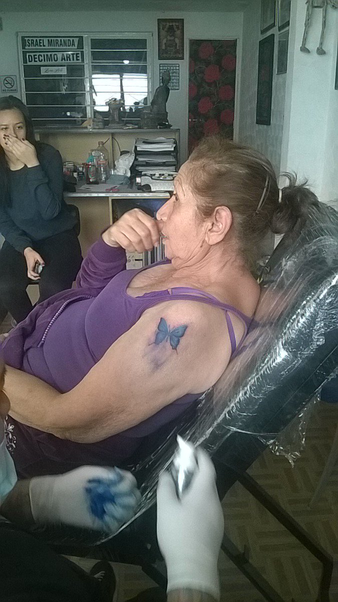 alesic14's tweet photo. Mi abue 😀 #decimoarte https://t.co/vwcXeqRwK5