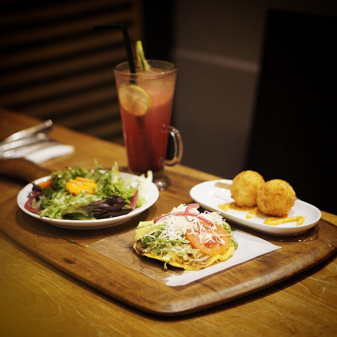 LA HOYA (@lahoya_id) on Twitter photo Hola Amigos, enjoy LA HOYA HOLA LUNCH PACKAGE
Muy Delicioso! Valid on Monday to Friday, 11AM - 4 PM
@ LA HOYA comida mexicana
<a href="/GandariaCity/">Gandaria City</a> Hola Amigos, enjoy LA HOYA HOLA LUNCH PACKAGE
Muy Delicioso! Valid on Monday to Friday, 11AM - 4 PM
@ LA HOYA comida mexicana
<a href="/GandariaCity/">Gandaria City</a>