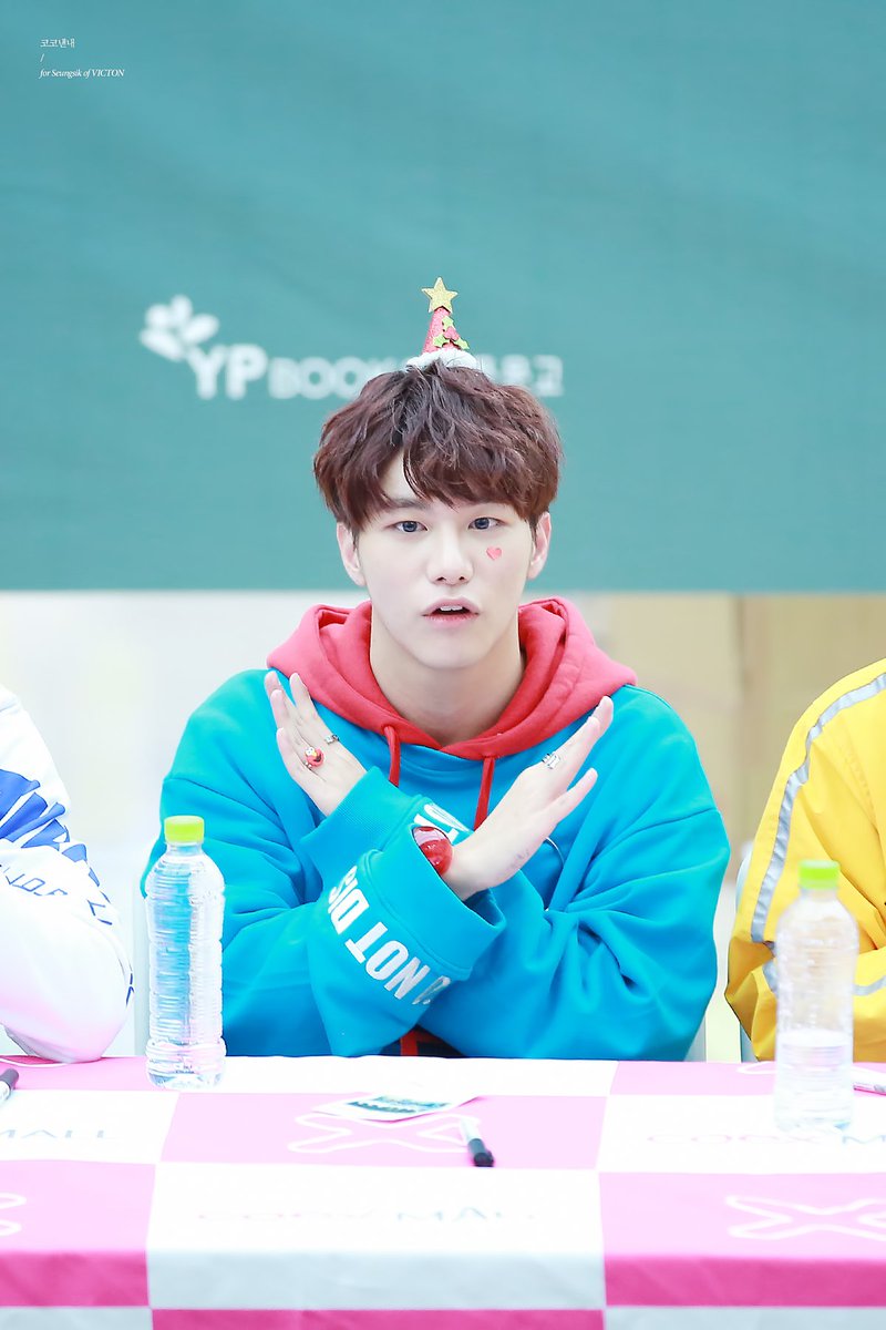161120 Coex fansign ♡ fantaken cr. Coconenne95 #빅톤 #승식 #Victon #seungsik