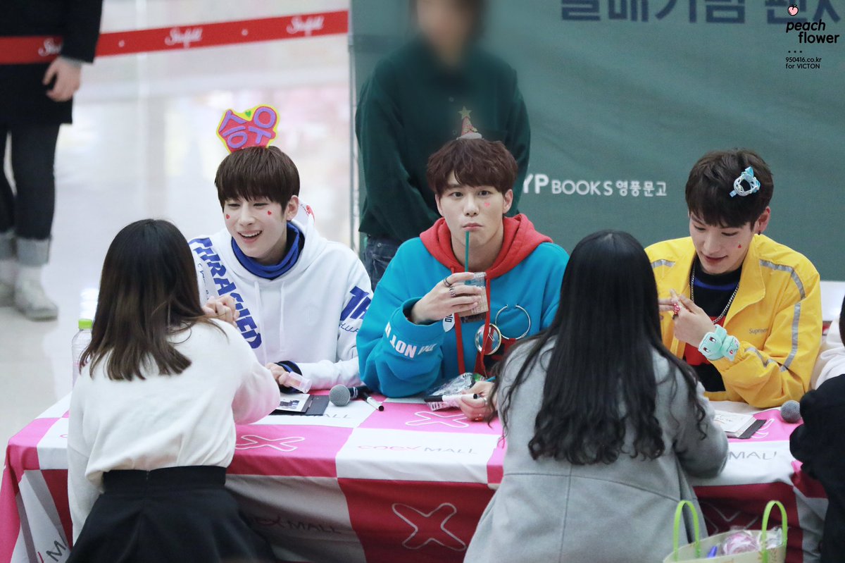 161120 Coex fansign ♡ fantaken cr. Peach Flower #빅톤 #승식 #seungsik #victon