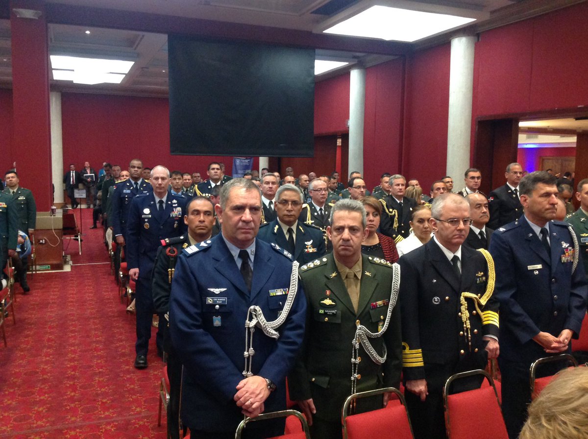 mindefensa's tweet photo. Curso #CEM2016 de la @esdegue inició con 205 alumnos, 127 de @COL_EJERCITO, 37 de @armadacolombia, 28 de @FuerzaAereaCol y 13 extranjeros. https://t.co/IqgdIFZK77