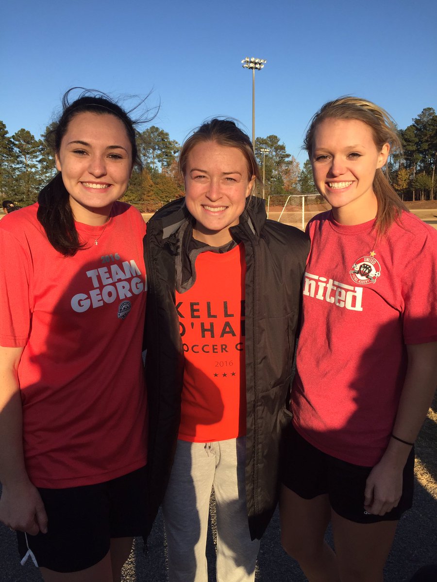 rachel147_'s tweet photo. So happy they got to meet us 😊 @emilysonnett @tdiederich44 @jameylynn17 https://t.co/NgAZCQ9fuS
