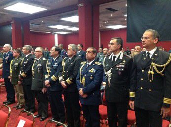 FuerzasMilCol's tweet photo. Curso #CEM2016 de la @esdegue inició con 205 alumnos, 127 de @COL_EJERCITO, 37 de @armadacolombia, 28 de @FuerzaAereaCol y 13 extranjeros. https://t.co/WremUuwdcf