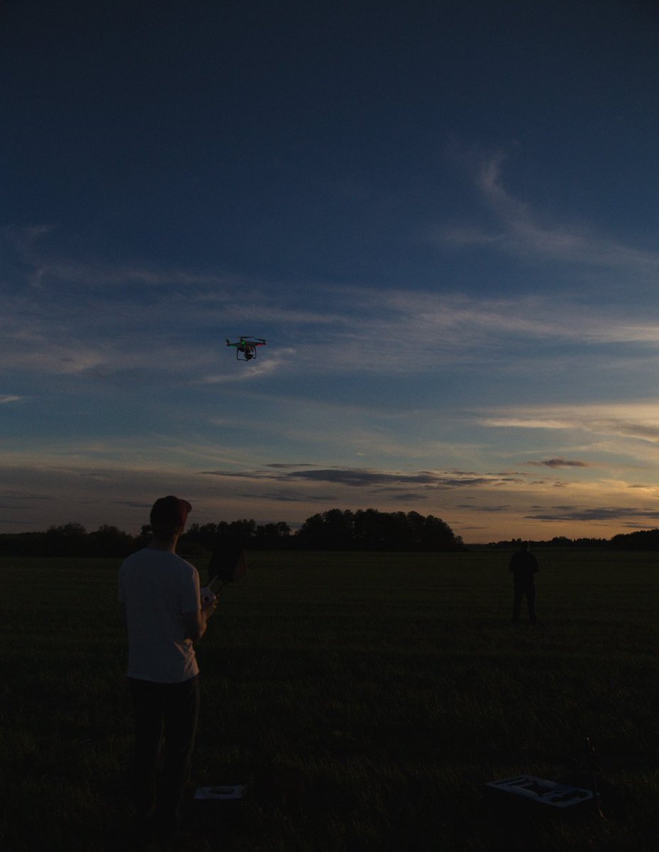 RHamiltonMedia's tweet photo. Up and away! Here's a look back at a shoot from earlier in the year. #travelmb https://t.co/lkRFjm8mVQ