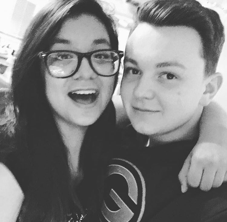 MidwstPrincesa's tweet photo. Y'all can ship us if you want.
4 years strong 💪🏼
His name is Drew
Uhm
#Dancy #Nrew #Narew #NancyDrew https://t.co/IsCqts75WR