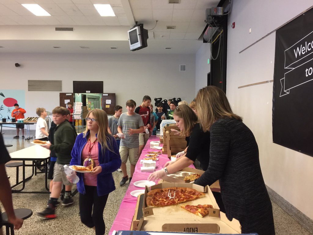 gingerbolinger's tweet photo. Pizza at MJHS. https://t.co/vdEYfsD32y