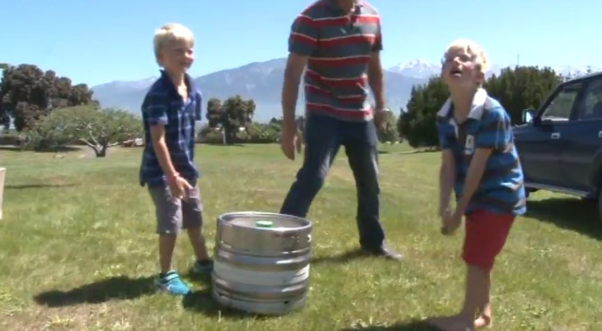 A drop has landed - Mt Hutt helicopters and Dominion breweries team up for Kaikoura beer run by chopper. tvnz.co.nz/one-news/new-z…