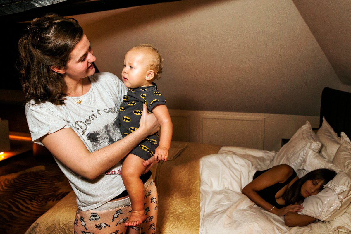 Keertje doorslapen? Bel de nachtnanny! Die houdt je baby van 22.00 uur tot 07.00 uur muisstil s.ad.nl/4419699