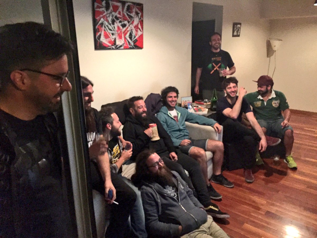 elbordoficial's tweet photo. Así estamos viendo #ElBordoDelAbueloEnExpediente junto a @DelAbuelo y @juankyjurado. https://t.co/yWIdT2MWAG