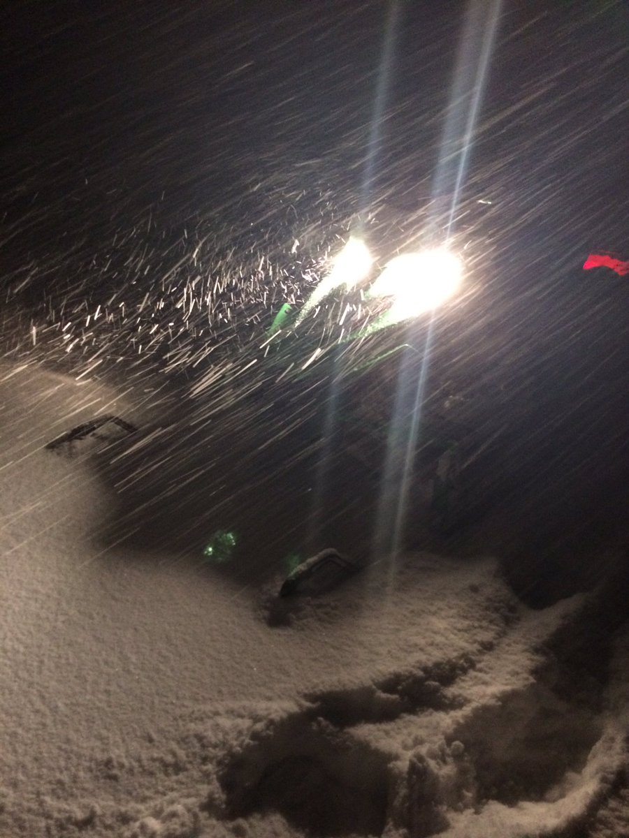 Wakeman82's tweet photo. Sometimes I give in to temptation #snowboner #winterwood https://t.co/Eo9Gg5yI6t