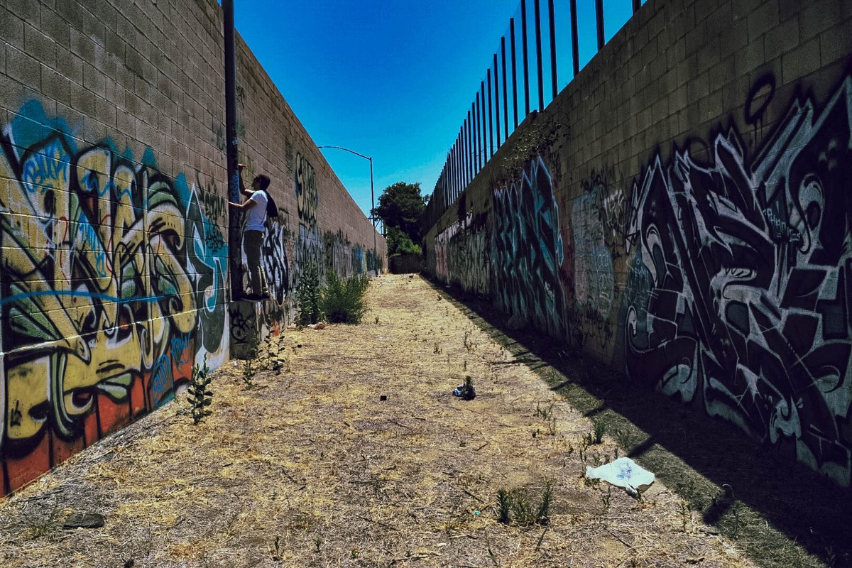 itskarolinaa_'s tweet photo. Stayin Active, Catching Flicks. #StayActive #photograff #GraffSpotting https://t.co/0b9OViMaVB