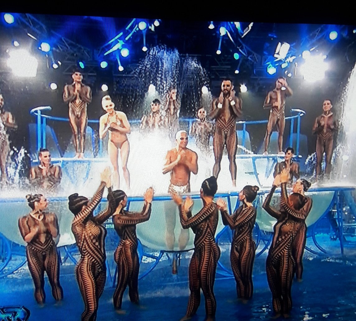andretaboada's tweet photo. Excelencia @flaviomendoza y todo el equipo para la apertura #AquaDance #Showmatch2016 👏👏👏👏👏 https://t.co/AKRu0nt8qZ