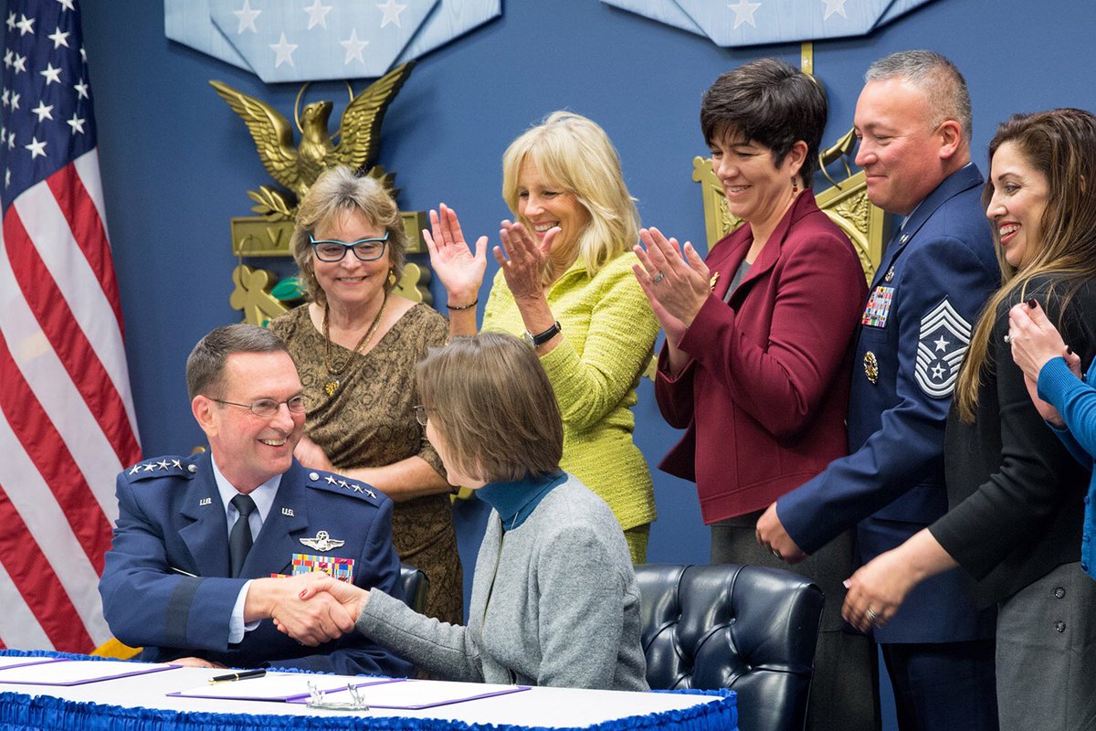 Dr. Biden spoke at a special ceremony today in support of the @USNationalGuard & their families: instagram.com/p/BNFm8Q3geAk/ #ChangeMentalHealth