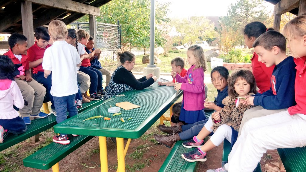 bulldoggarden's tweet photo. Fun seed saving lesson with 1st grade today. Outdoor class room is busy this Fall! #schoolgarden @OKCHarvest https://t.co/xjAHlEWziA