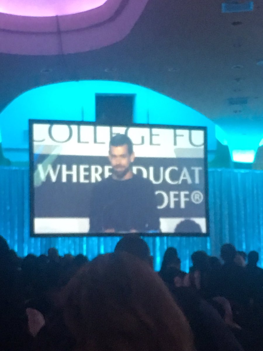 SanesTeresita's tweet photo. CEO of the Year: Jack Dorsey
#TMCFGala #LI2016 https://t.co/Tke3gAMr8M