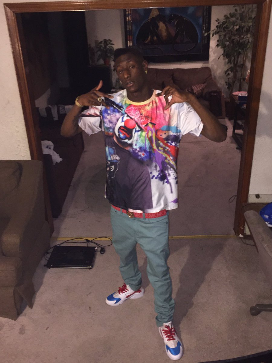 activebadazz's tweet image. 