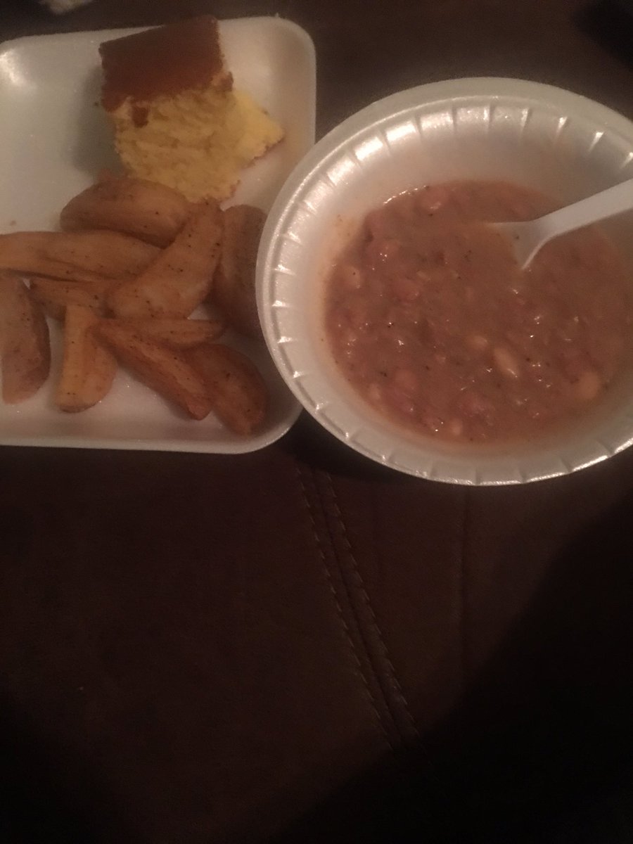 snapper22222's tweet image. #TrashLife #BeansAndCornbread