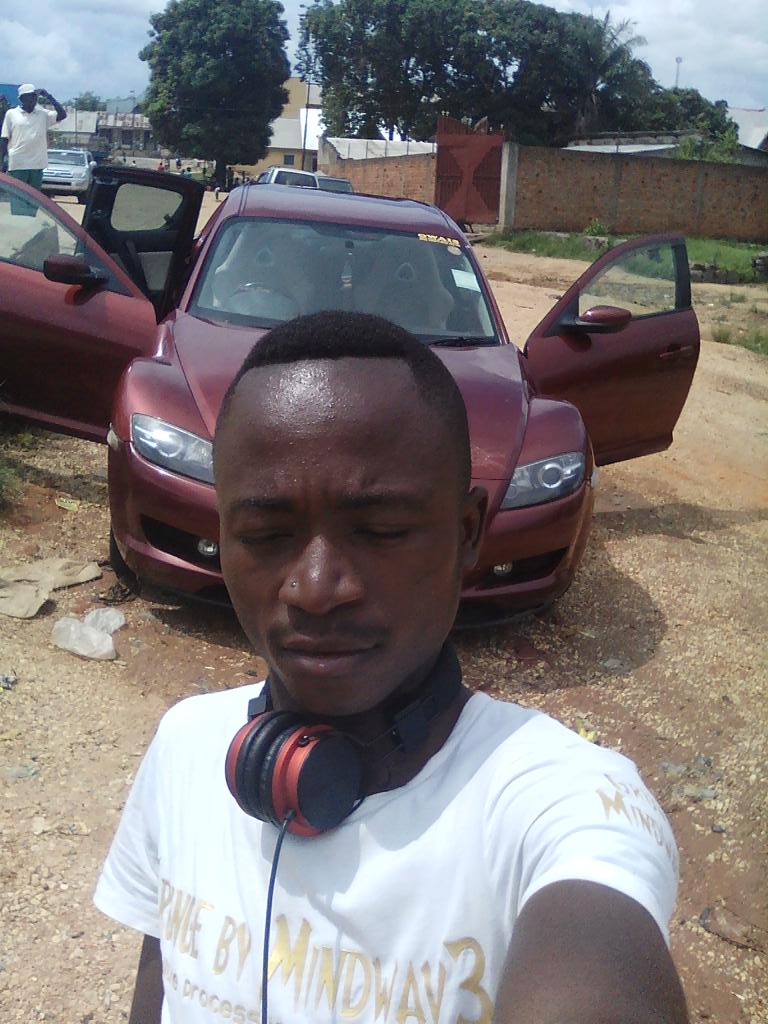 Izigag's tweet image. Petasse tourne sur snap tube telecharge mes amis