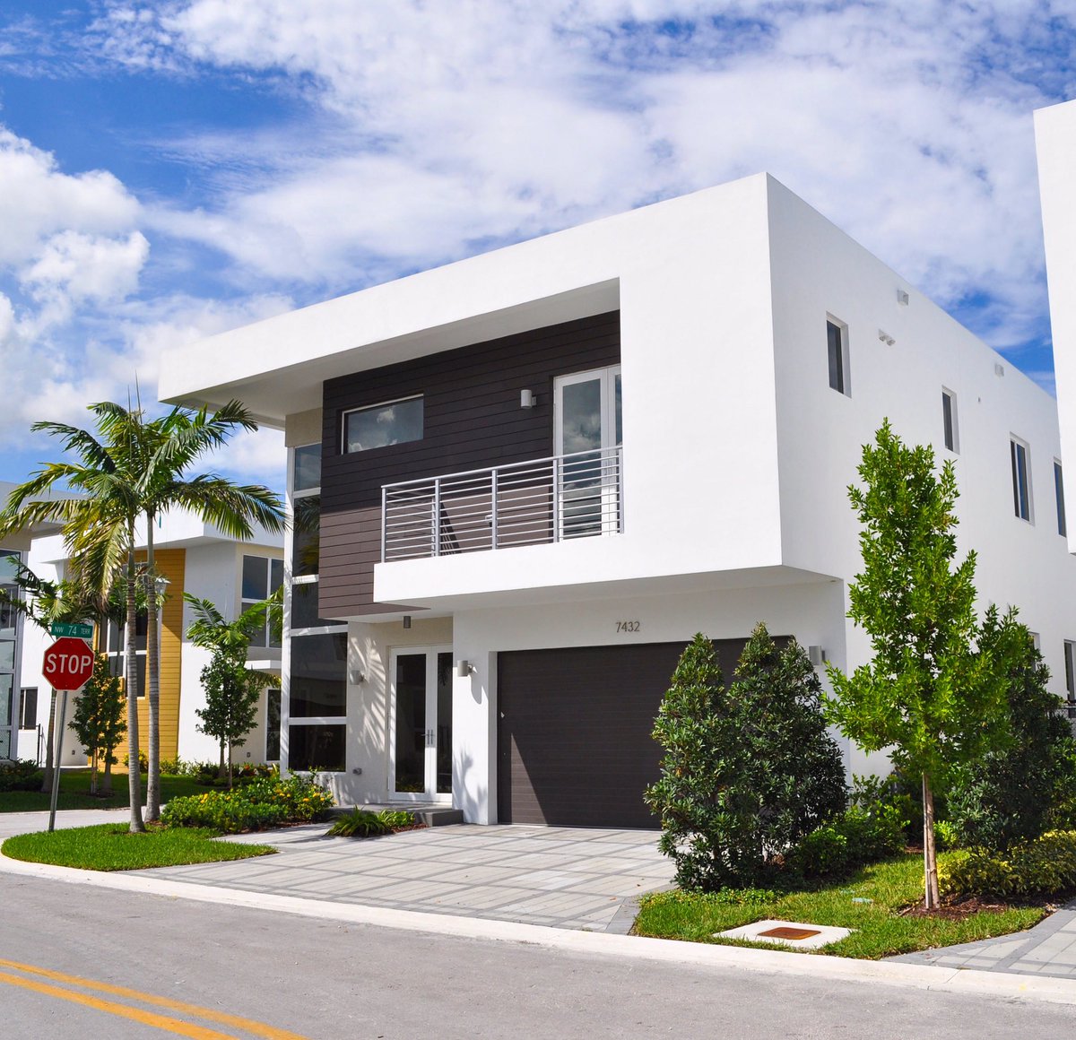 mia_drones's tweet photo. Modern 45 ~ Doral, FL | Follow @verticalinvestments and contact them for Real Estate inquiries in Modern 45 #miadrones #realestate https://t.co/O3ut2A2G3T