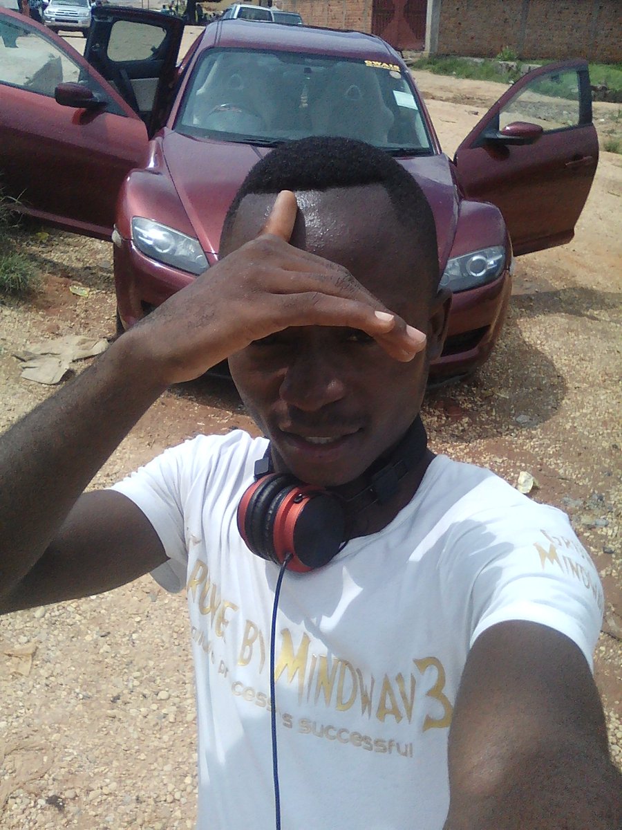 Izigag's tweet image. @cctvnewsafrica Petasse tourne sur snap tube telecharge mes amis