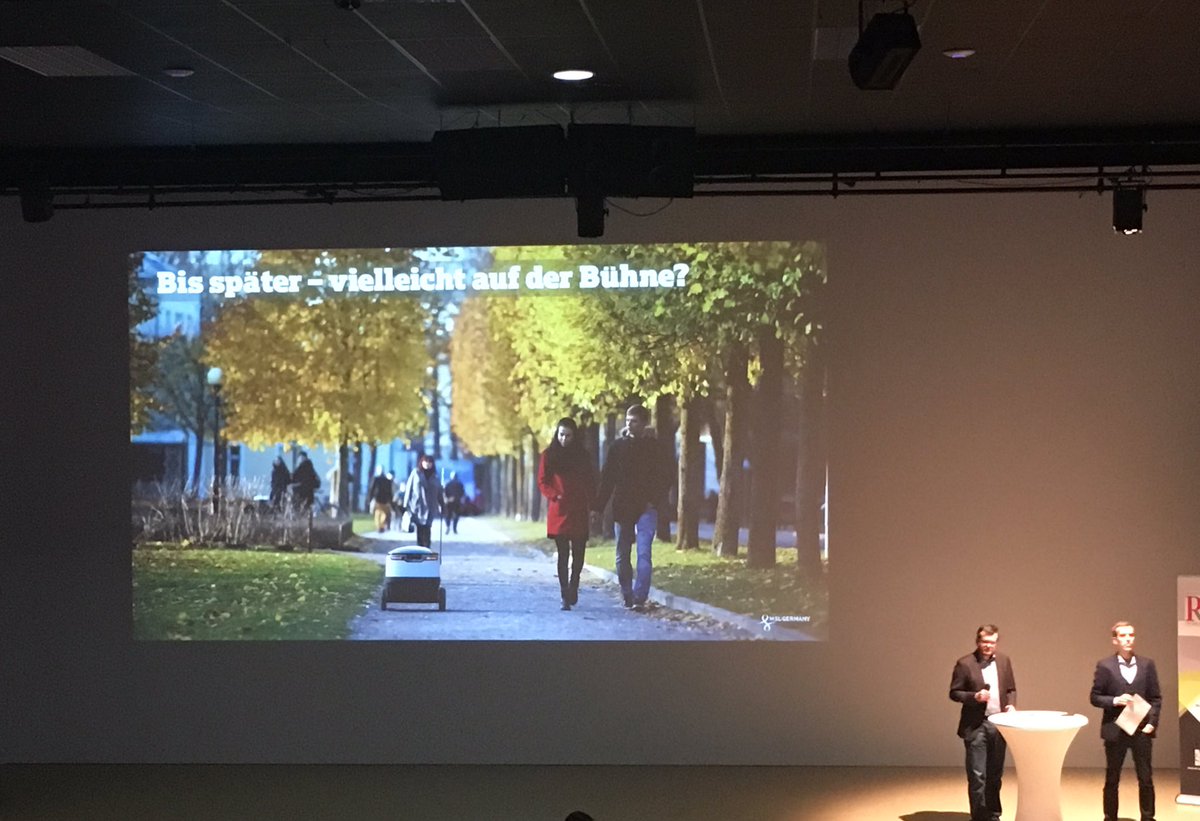 Wiedersehen mit <a href="/StarshipRobotDE/">Starship Robots DE</a>. Cooler Case. Dank @Hermes_Presse auch hautnah in HH erlebt. Viel Erfolg, @chrmoosbauer! #prreportawards