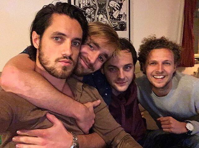 Wij zijn gisteren de avond heerlijk doorgekomen met onze vriendjes van <a href="/StreetlabTV/">Streetlab TV</a> ! Check afl 5 hier terug: npo.nl/rundfunk/21-11…