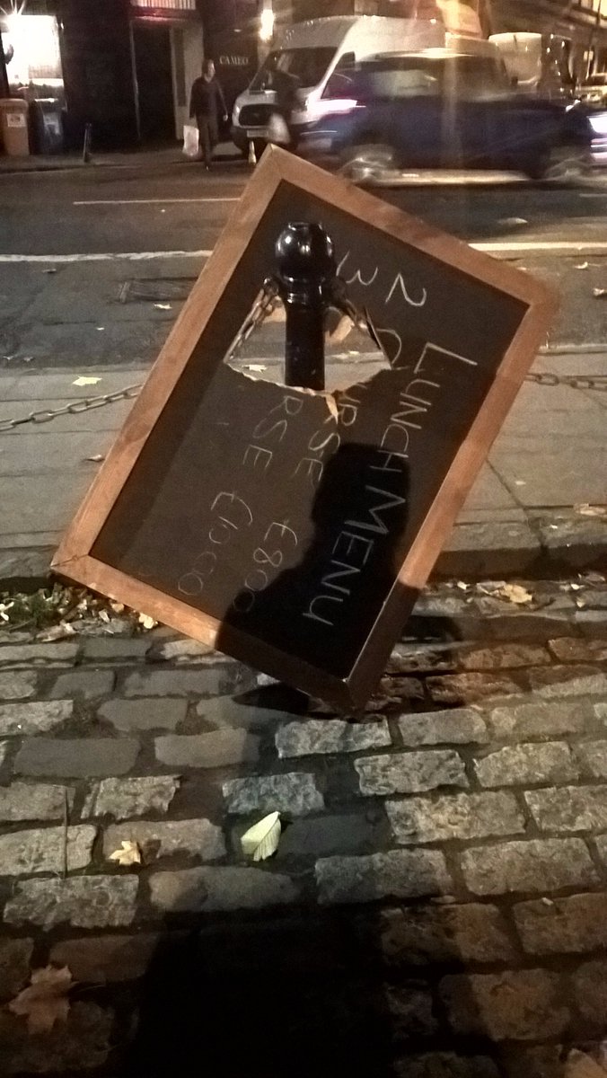 RahRah505's tweet photo. Anyone in Leith missing a lunch menu? #Leith #Edinburghwind https://t.co/0FPVXslqhX